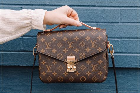 real and fake louis vuitton pictures|louis vuitton counterfeit.